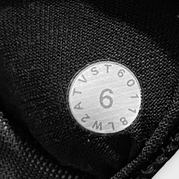 Lululemon Energy Bra – Central Saint Martins Collab | Size 6 - Picture 5 of 8